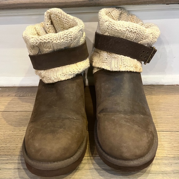 Women’s Ugg Cambridge cable knit fold over boots size 8 - Picture 3 of 3